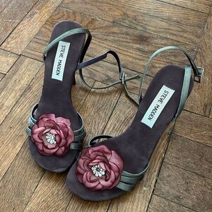 Steve Madden wooden flower stilettos